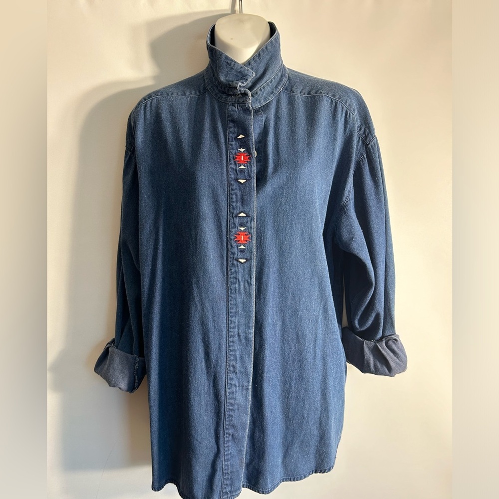 EDDIE BAUER VTG DENIM BLUE SOUTHWESTERN EMBROIDERY SHIRT WOMEN’S SIZE LARGE